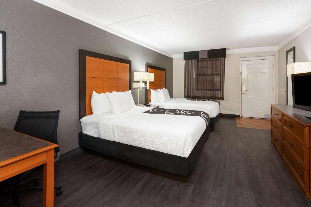 Double Room with Two Double Beds interior